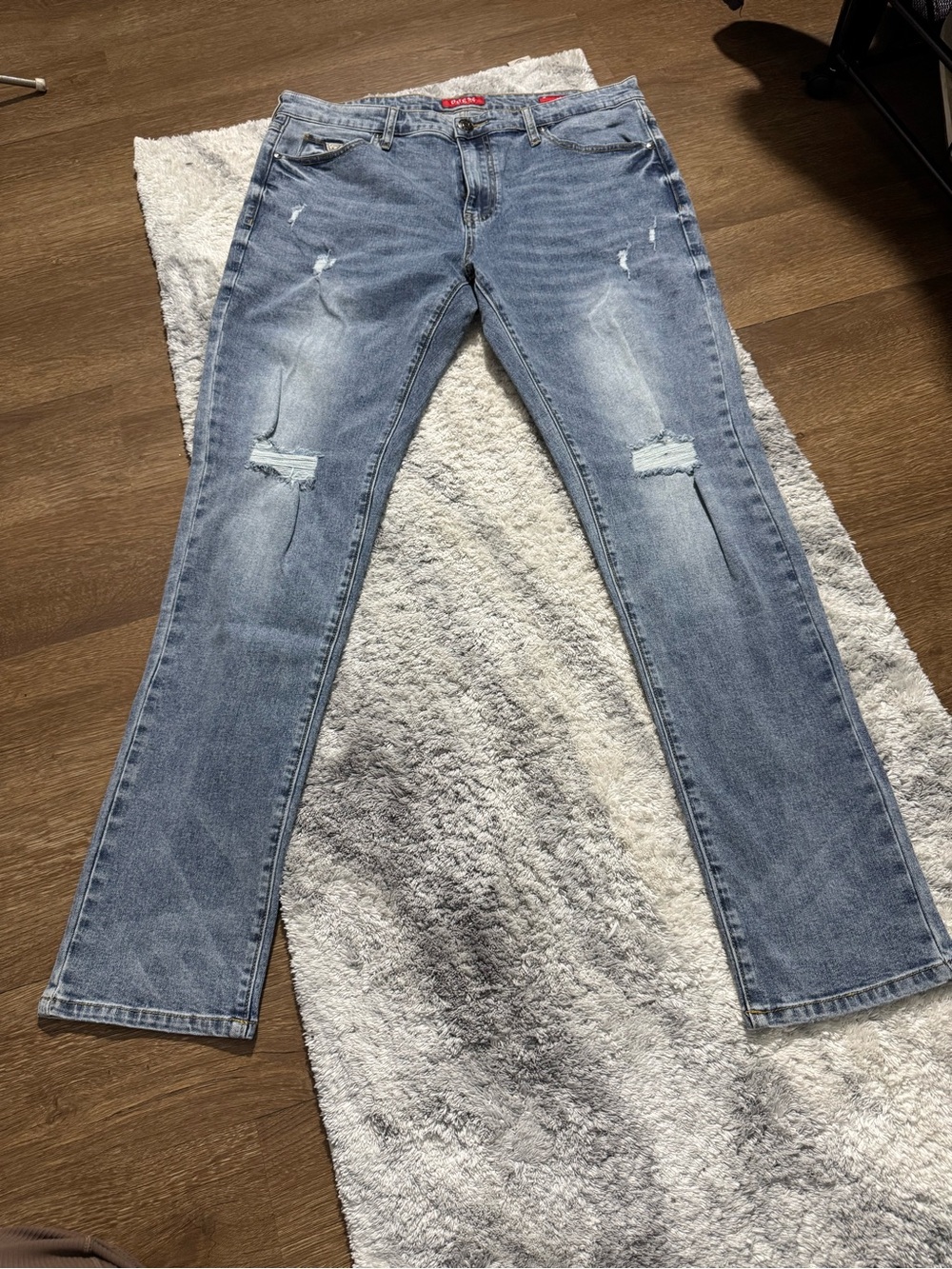 Men’s Guess skinny jeans